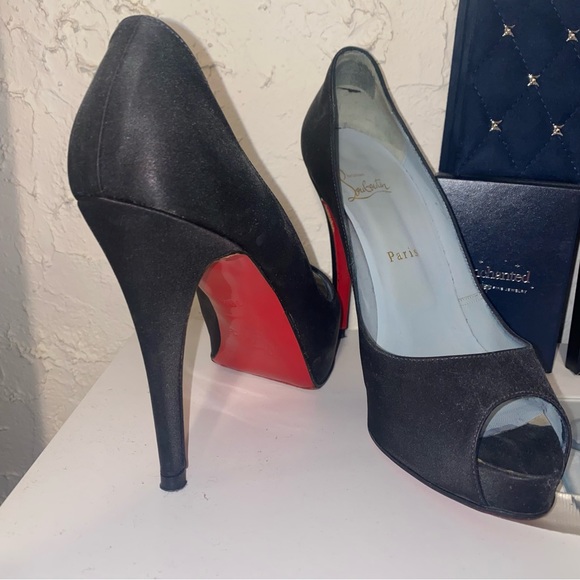 Christian Louboutin Very Prive Black Satin Pumps - Picture 1 of 15